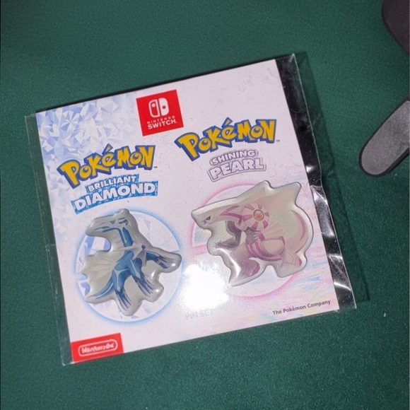 Pokemon Other - Pokemon Brilliant Diamond and Shining Pearl Pin Duo